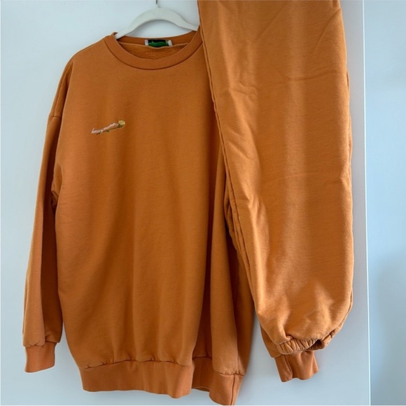 Heavy Manners sweat set - Picture 2 of 3